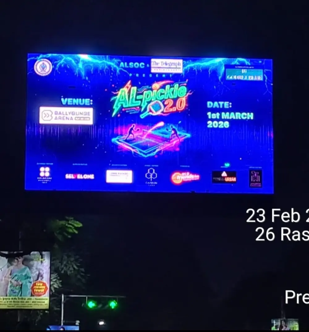 selvel hoarding night